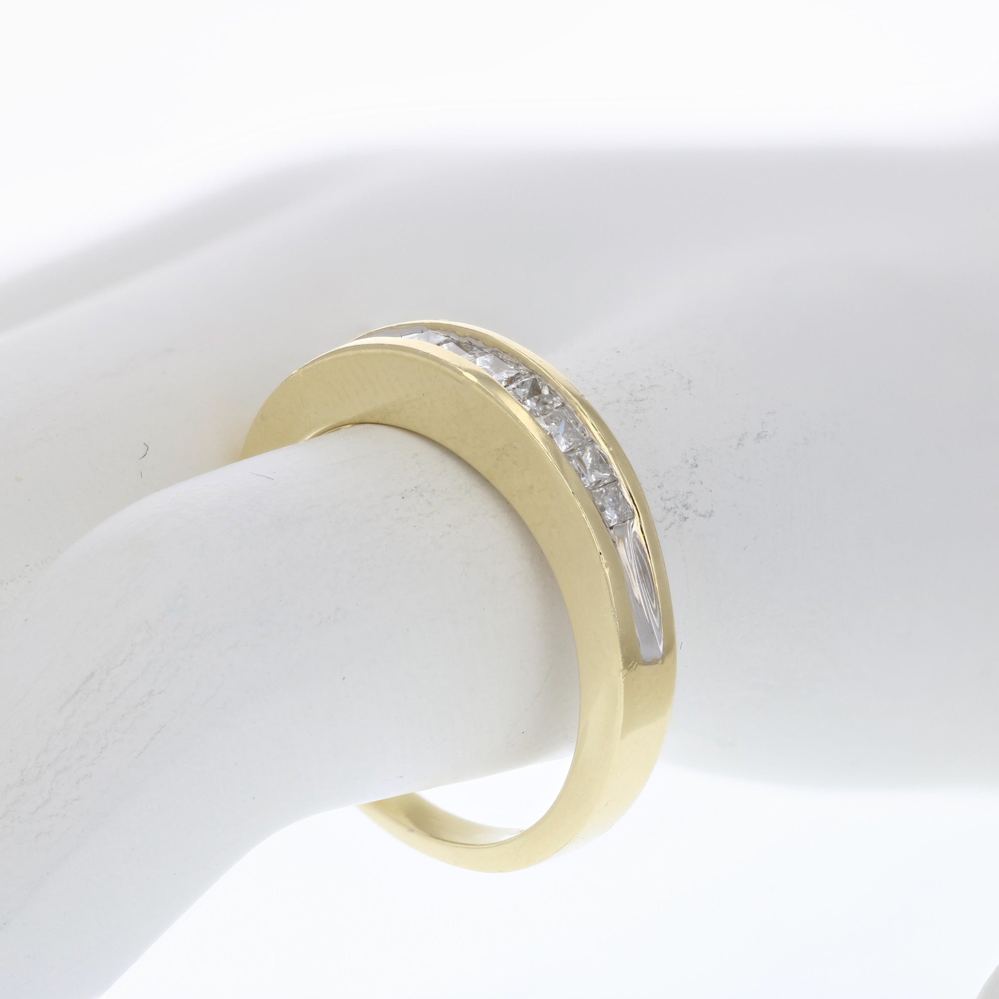 0.25 cttw Diamond Princess Wedding Band in 14K Yellow Gold Size 7