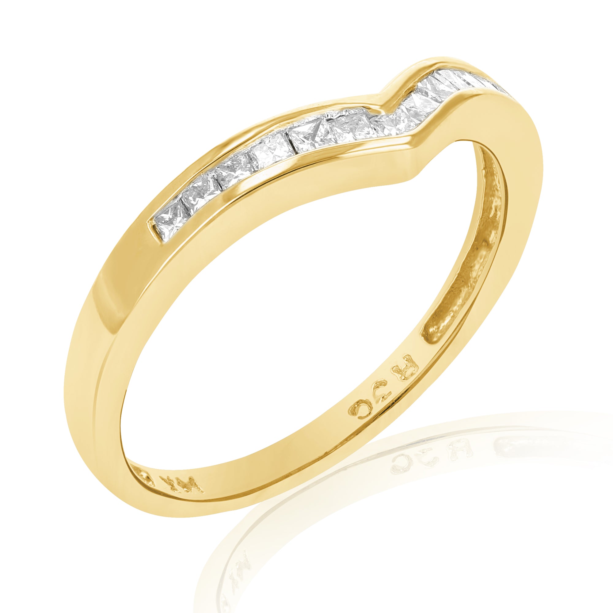 1/4 cttw Princess Diamond V Shape Wedding Band in 14K Yellow Gold Size 7