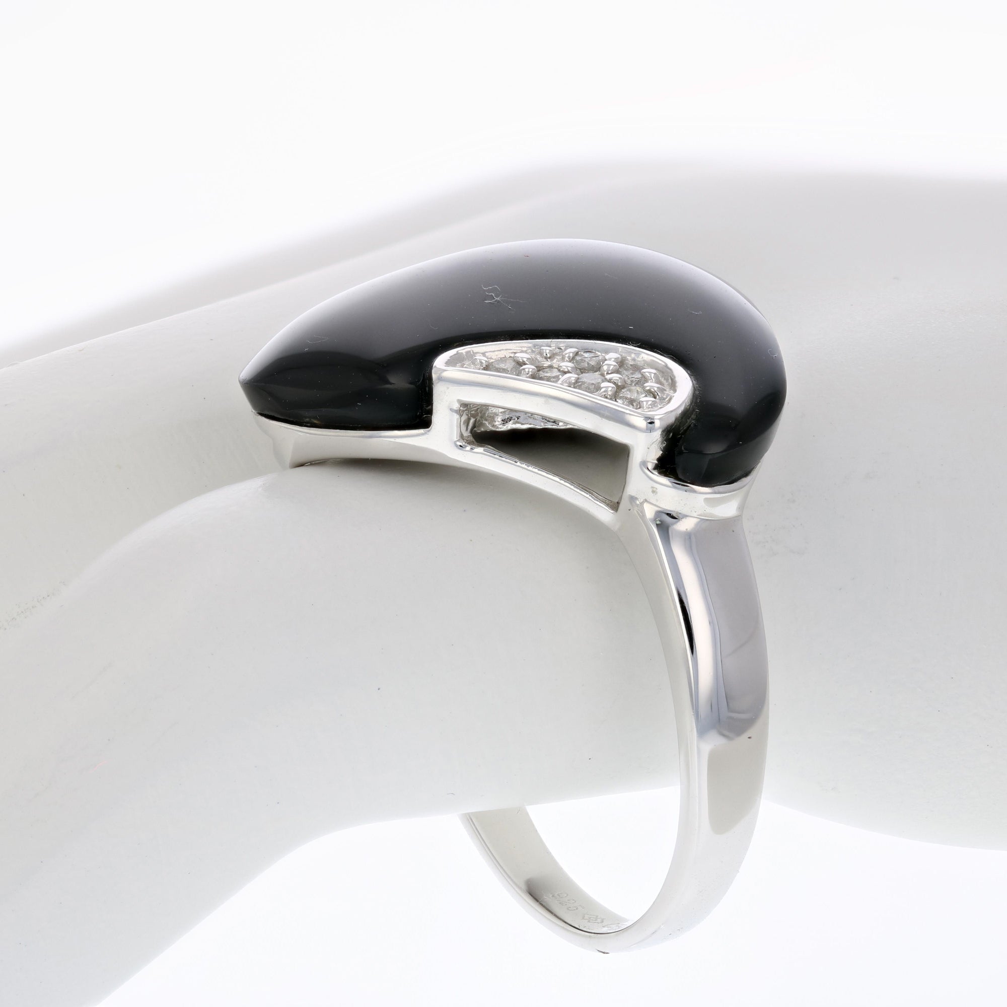 0.02 cttw Onyx and Diamond Heart Ring Sterling Silver Size 7